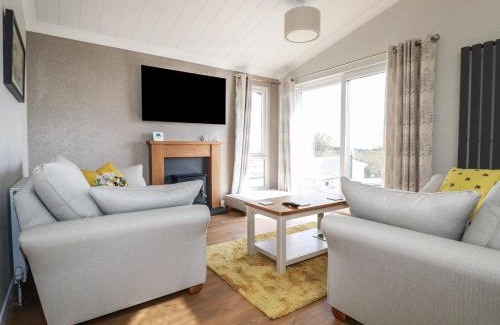 Redruth Casa | Acorn Lodge