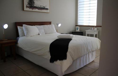 Potchefstroom Cabina | Acorn Lodge & SKYDECK