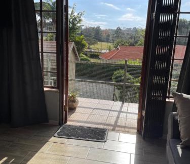 Hillcrest Apartamento | ACORN STUDIO Fully equipped Studio with kids loft