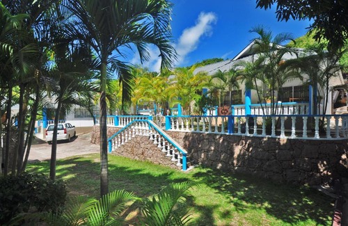 Praslin Island Cama Y Desayuno | Acquario Guesthouse