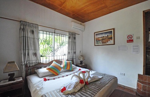 Praslin Island Cama Y Desayuno | Acquario Guesthouse