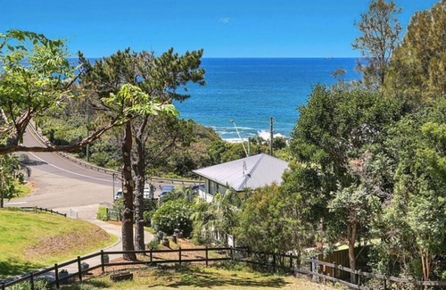 Wombarra Casa | Acreage Coastal Home with Ocean Views