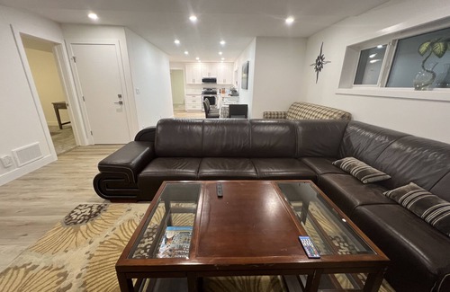 Red Deer Casa | Acreage Retreat on City Boundary