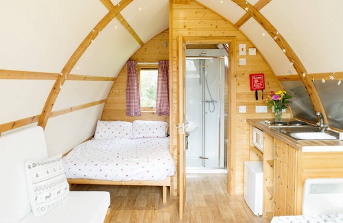 Wigton Cabina | Acremire Pod, with hot tub, Bowness on Solway