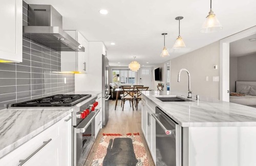 Newbury Casa | Across From Beach High-End Home "The Nest"
