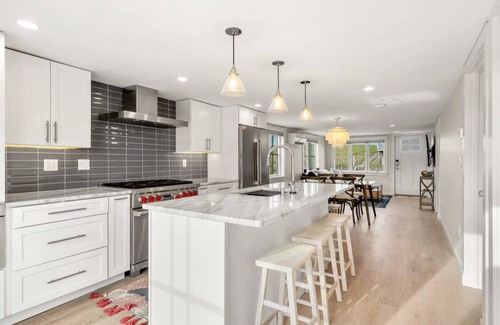 Newbury Casa | Across From Beach High-End Home "The Nest"