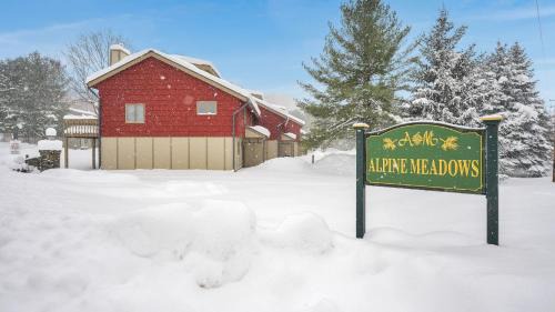 Ellicottville Casa | Across from Holiday Valley 2 King Beds AC