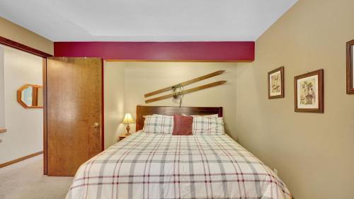 Ellicottville Casa | Across from Holiday Valley 2 King Beds AC