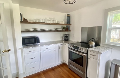 Harkers Island Cabaña | Across from marina and fully renovated!