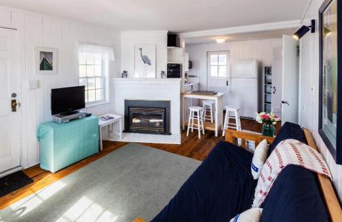 Wellfleet Casa | Across from Mayo Beach walk to downtown