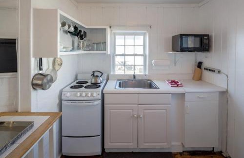 Wellfleet Casa | Across from Mayo Beach walk to downtown