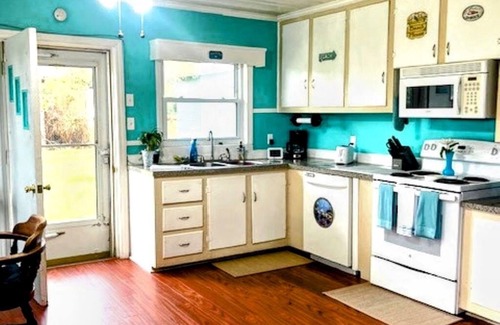 Durants Neck Cabaña | Across from the Albemarle Sound. 4-bedroom cottage in Roper, NC. Pet friendly