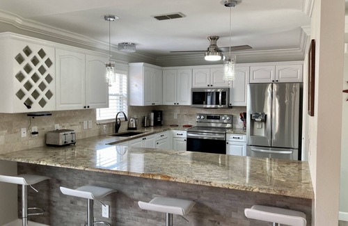 The Villages Casa | Across from Tierra del Sol pub, pool, sports & golf!