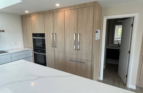 North Eastham Casa | Al otro lado de la calle de Private Bay Beach; Brillante y aireado; Baños renovados