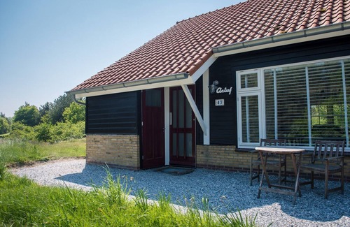 Nes Casa | Actief is a cozy house near the beach and "Nessemerbos".