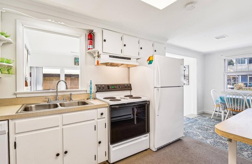 Bethany Beach Cabaña | Activities included up to $300 FREE PER WEEK!! NEW LISTING 2024! Walk to the Beach! Family friendly comfy & cozy Bethany Beach vacation home with all the cottage charm imaginable!