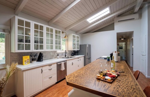 Oakhurst Casa | ADA Accessible! Pickleball, BBQ, Fire pit & more