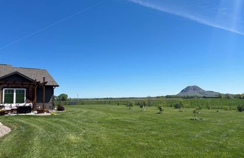 Deadwood Casa | ADA friendly beautiful 9 acre country home only 7 minutes from Sturgis.