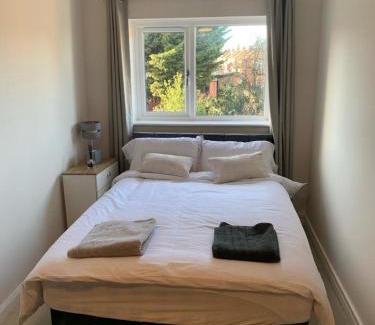 Leicester Casa | Adam Guest House