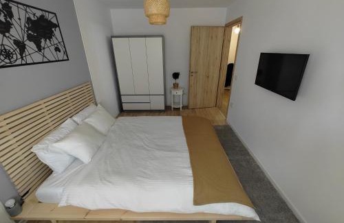 Tractorul Apartamento | Adam's Place