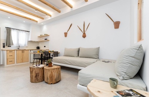 Naxos Town Casa | Adama's Suites