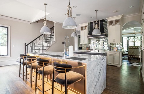 Southwestern Casa | Adams Mansion, 10K Sqft, 7BD/7BA, 15min to Airport