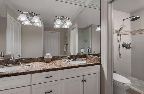 Napa Hotel | Add This To Your Vacation Stop! Pool & Golf Course, Near Garfield Park!