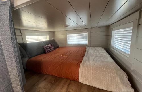 Hurricane Casa | Addies Place Tiny Home with Epic Mountain and Sunset Views