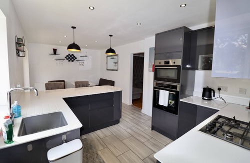 Runnymede Chalet De Esquí | Addlestone Spacious Four Bedroom House