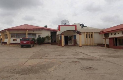 Akure Apartamento | Ade Super Hotel Single