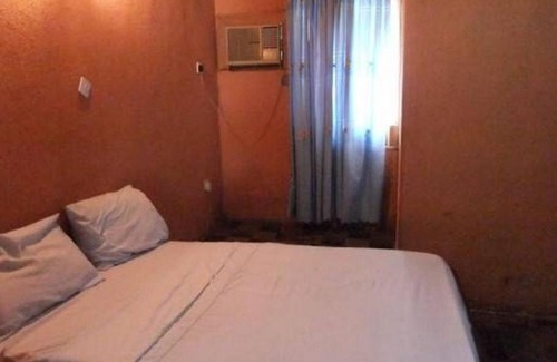 Akure Apartamento | Ade Super Hotel Single