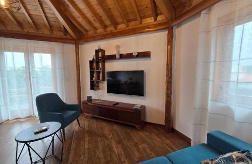 Praia da Vitoria Casa | Adega Mendes