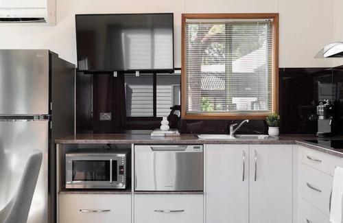 Hackney Otro | Adelaide Caravan Park