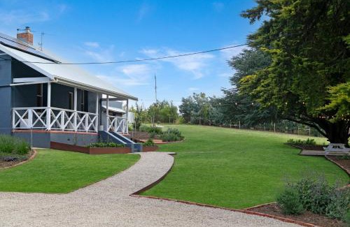 Carey Gully Casa | Adelaide Hills Luxury Cottage - The Gladys