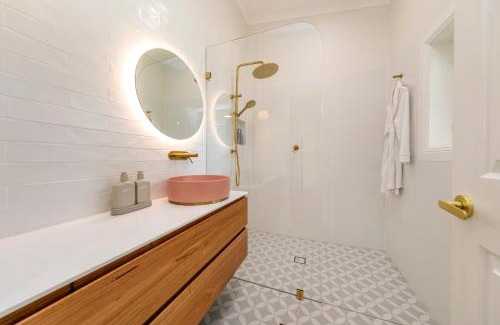 Carey Gully Casa | Adelaide Hills Luxury Cottage - The Gladys