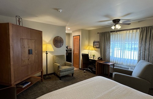 Paso Robles Hotel | Adelaide Inn