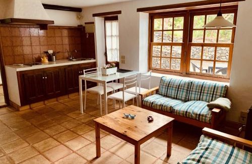 Tesbabo Casa | Adelfas Alta - Comfy Rural House, El Hierro