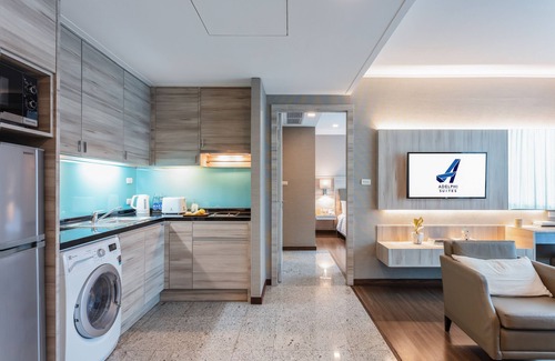 Nana Hotel | Adelphi Suites Bangkok