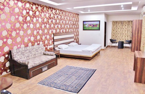 Neemrana Hotel | Adhunik Hotel Neemrana