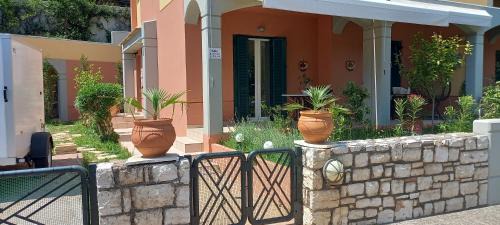 Barbati Apartamento | Adi's Apartment on the beach