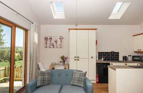 Bideford Cabaña | ADIPIT STABLES, romantic, with a garden in Bideford