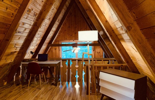 Jay Casa | Adirondack A-frame Cabin across from Lake