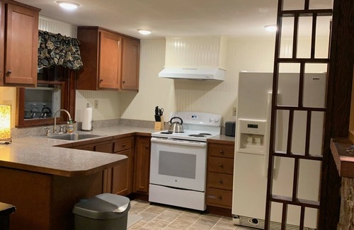 Warrensburg Casa | Adirondack Bungalow Getaway