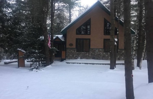 Athol Cabina | Adirondack Cabin Getaway!