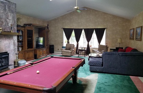 Lake Luzerne Casa | Adirondack Candyland