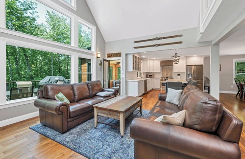 Moultonborough Casa | Adirondack style in Suissevale sleeps 10 just a short drive to the beach