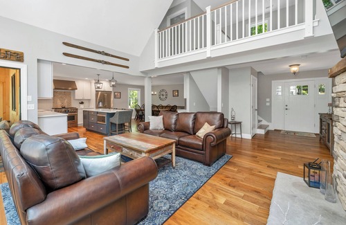 Moultonborough Casa | Adirondack style in Suissevale sleeps 10 just a short drive to the beach