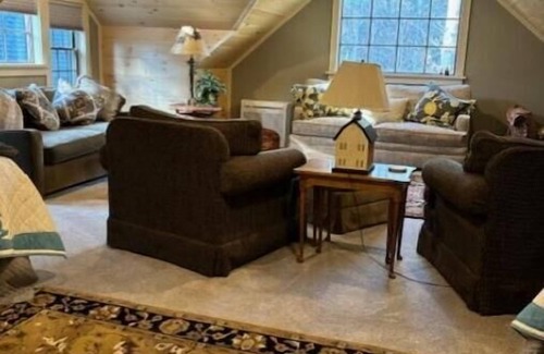 Elizabethtown Casa | Adirondack tranquility with all the comforts of home