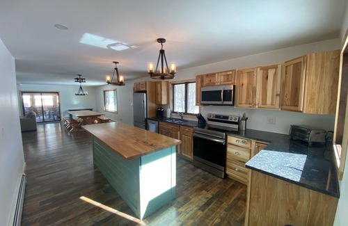 North Creek Casa | ADK North Creek fall, winter getaway with Hot tub, hiking, rafting, skiing Gore!