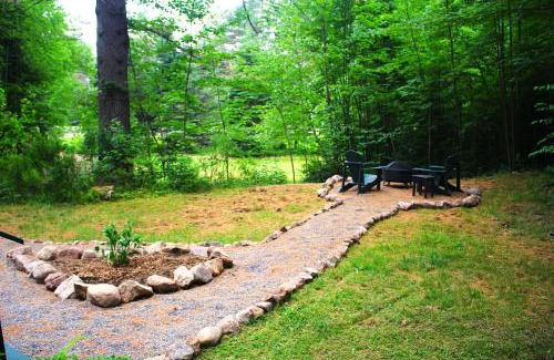 Lake Clear Casa | ADK Pinecone Cabin - Close to Rail Trail & Lake